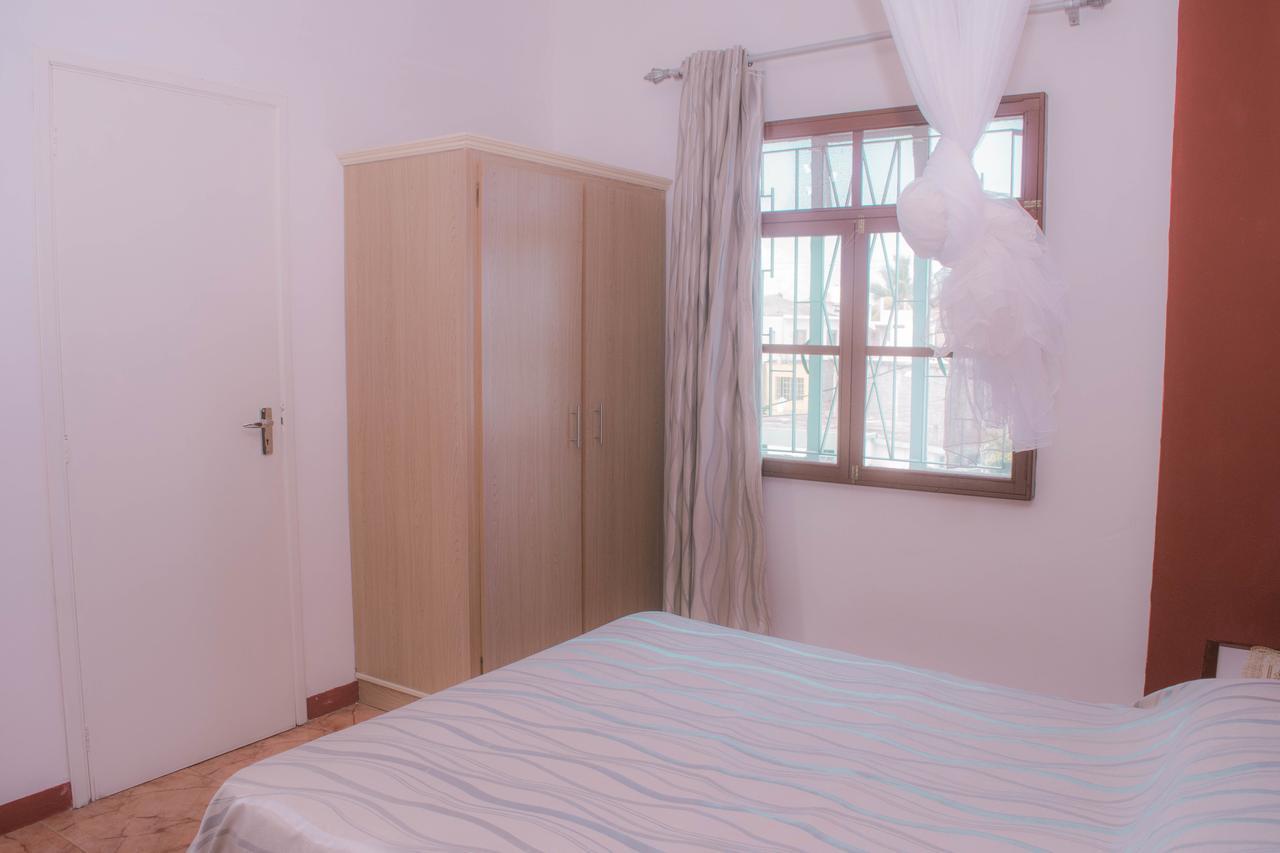 トゥルー・ドー・ドゥース Chez Tino Bed & Breakfast エクステリア 写真